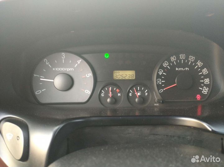 Hyundai Starex 2.5 AT, 2005, 305 000 км