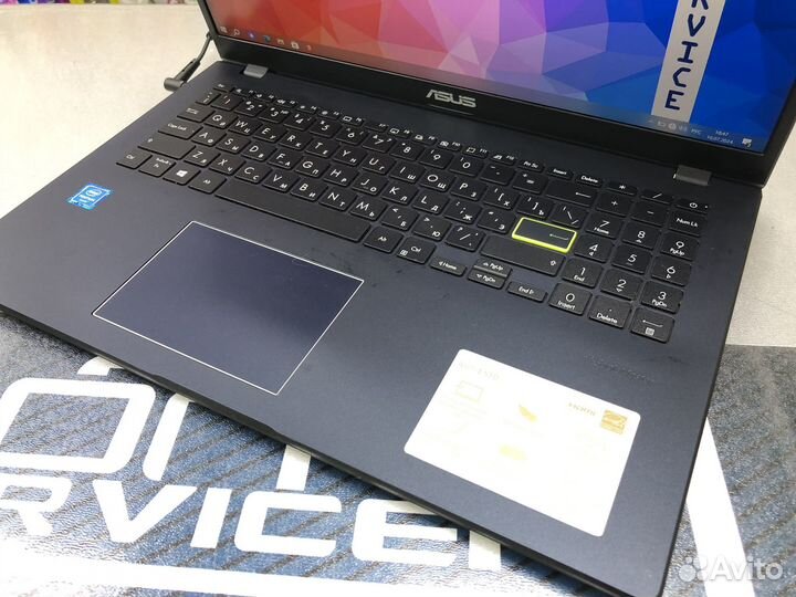 Ноутбук Asus 15.6 Full HD intel Silver 8gb SSD