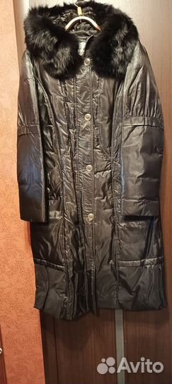 Пуховик женский зимнее с капюшоном 48 50