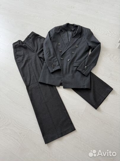 Новый брючный костюм S