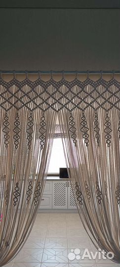 Штора-занавеска в технике макраме