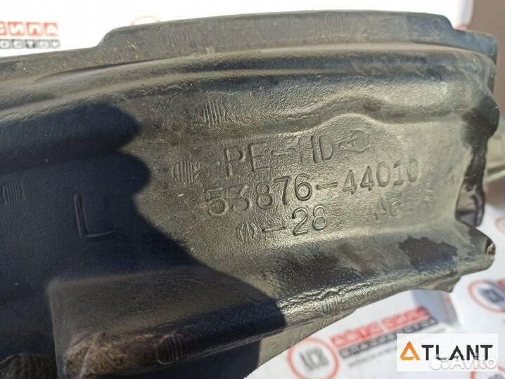 Подкрылок передний левый toyota gaia