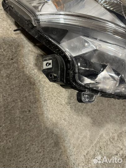 Фара передняя правая