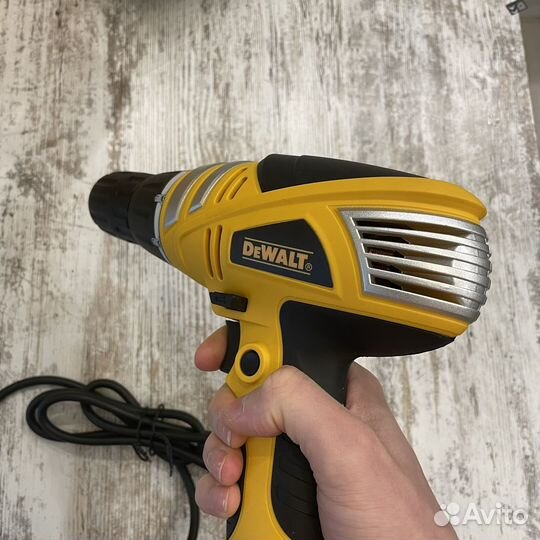 Шуруповерты сетевые Dewalt