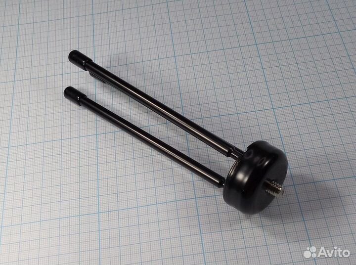 Настольный металический штатив на трех ножках