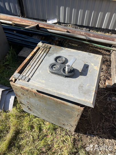 Сейф металлический