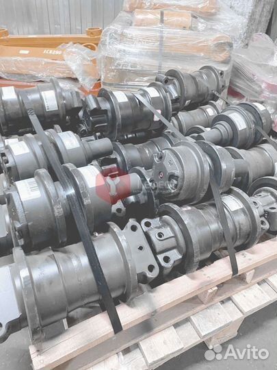 Каток поддерживающий Hitachi EX270-5