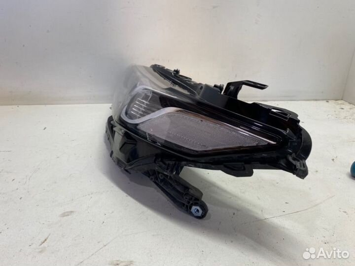 Фара передняя левая Toyota Camry V70/V75 2018-2023