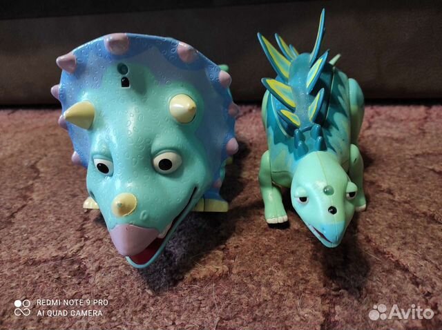 Динозавры игрушки