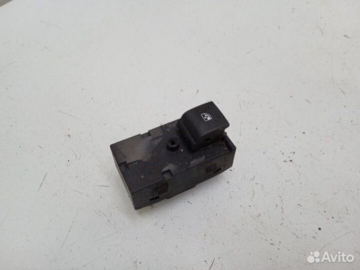 Кнопка стеклоподъемника задняя Chevrolet Orlando