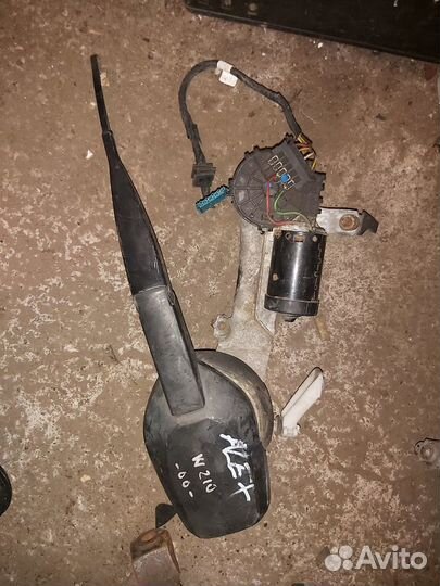 Трапеция стеклоочистителей для Mercedes Benz W210