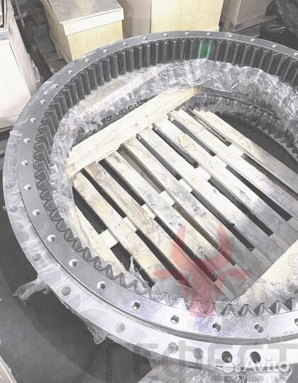 Поворотный круг Hyundai R320LC-7A 81N9-01021