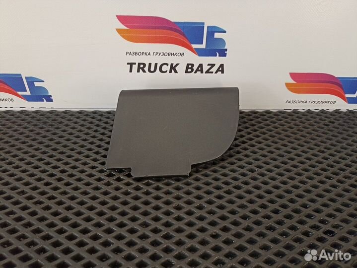 Заглушка бампера правая камаз 5490