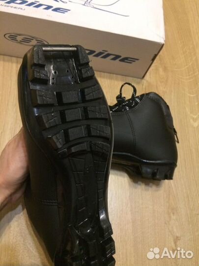 Лыжные ботинки