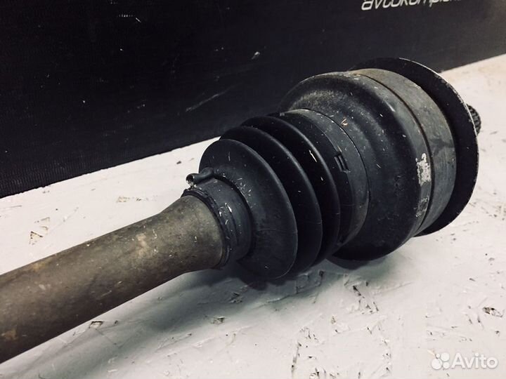 Приводной вал задний Mercedes-Benz С-240 W203