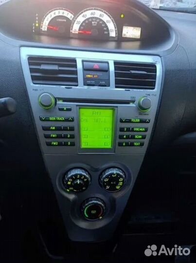Штатная магнитола Тойота Ярис 2 поколение