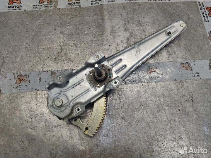 Стеклоподъемник задний правый Toyota Corolla E12