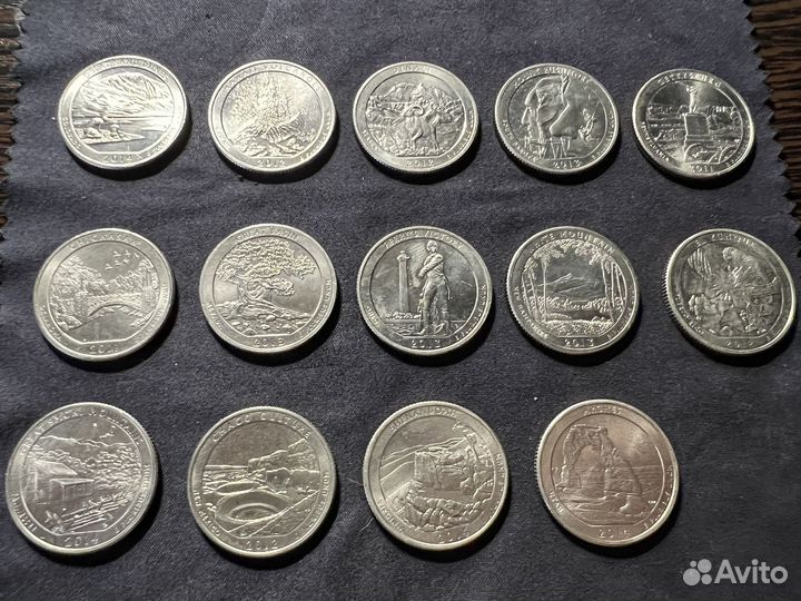 Монеты 2 евро, квотеры, доллары Канады