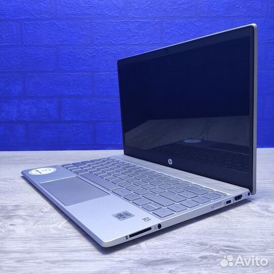 Ультрабук HP Pavilion 13-an1018ur