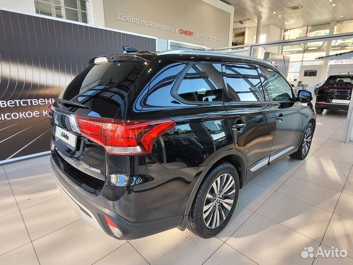 Mitsubishi Outlander 2.0 CVT, 2019, 72 714 км