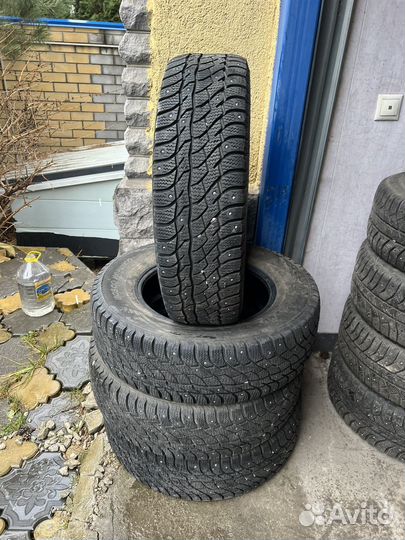 Viatti Bosco Nordico V-523 215/70 R16