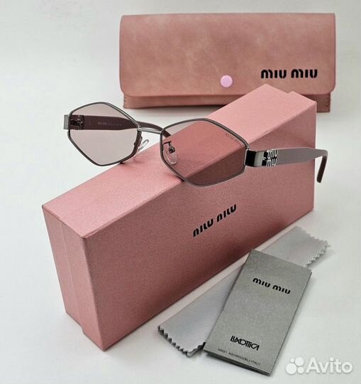 Солнцезащитные очки miu miu