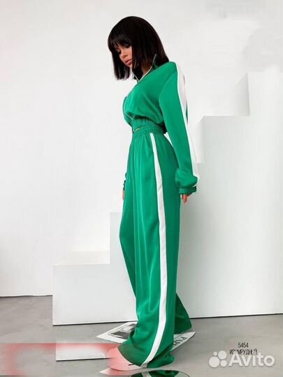 Спортивный костюм с широкими штанами