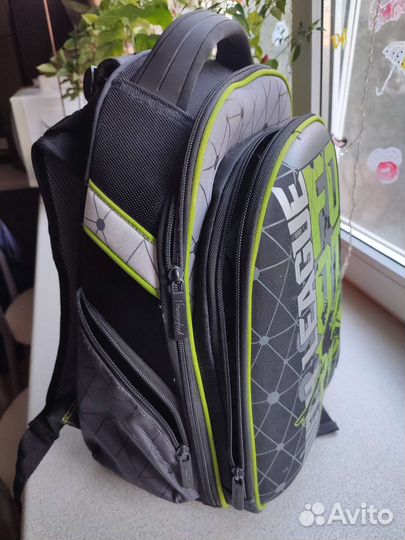 Рюкзак школьный для мальчика Hummingbird