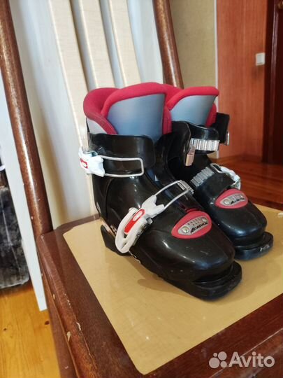 Горнолыжные ботинки детские
