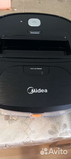 Робот пылесос midea