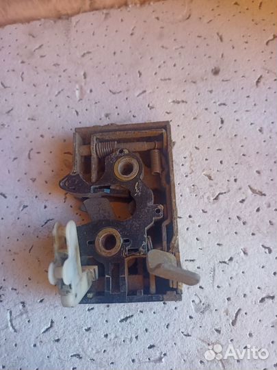 Замок двери задней правой Chery Amulet