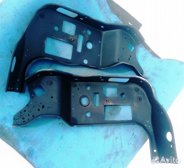 Панель передняя (телевизор) Kia Sorento 2 2010