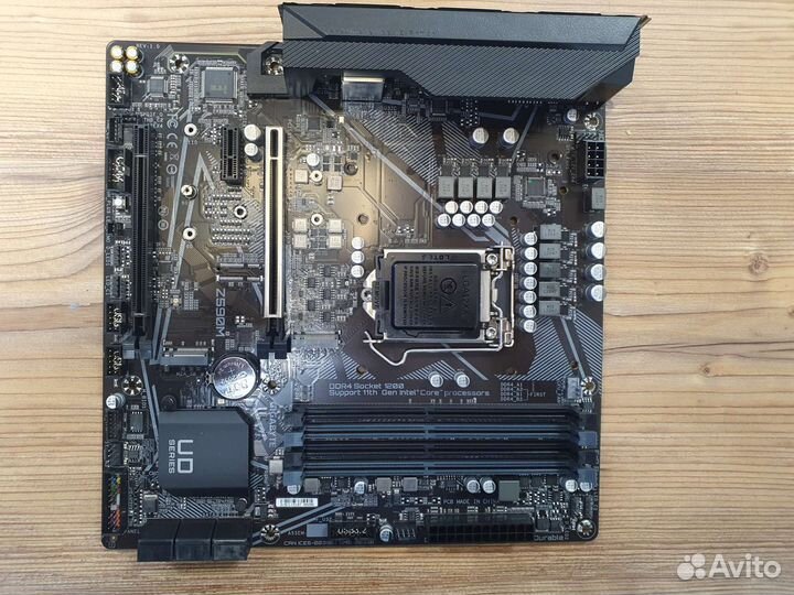 Материнская плата Gigabyte Z590M