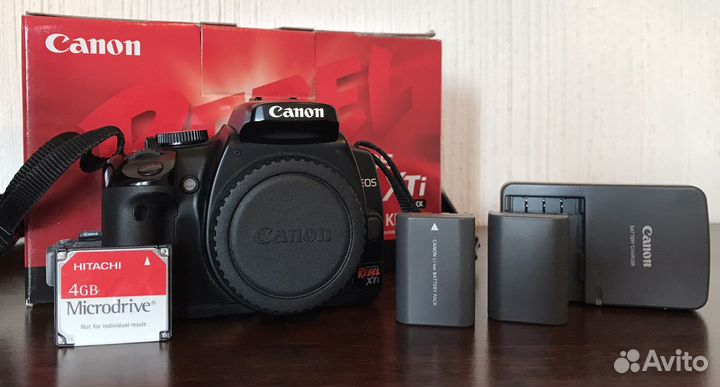 Зеркальный фотоаппарат Canon EOS Rebel XTi
