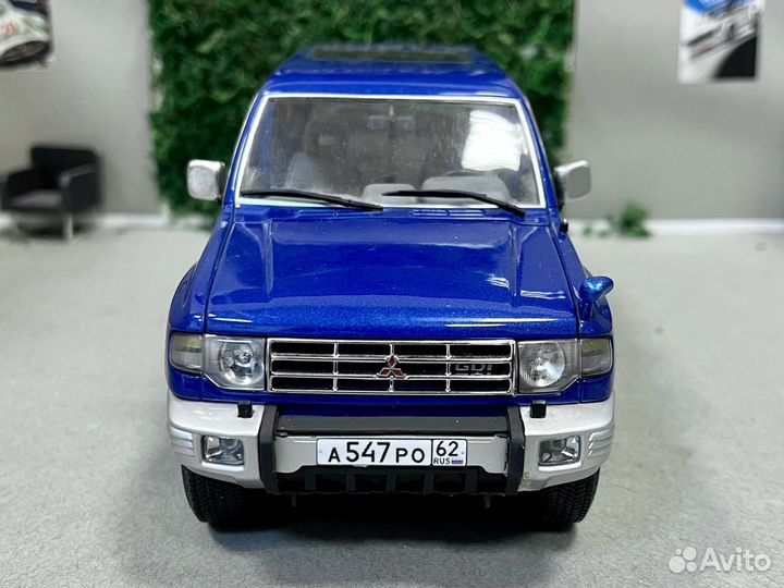 1/18 autoart pajero