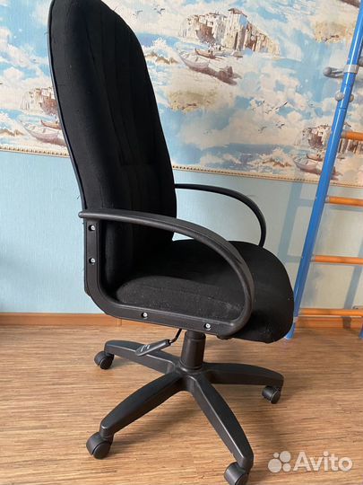 Компьютерное кресло