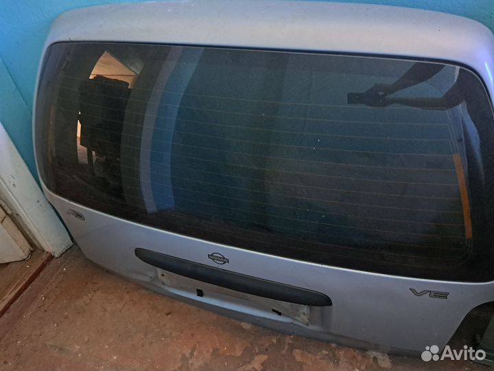 Дверь задняя Nissan AD