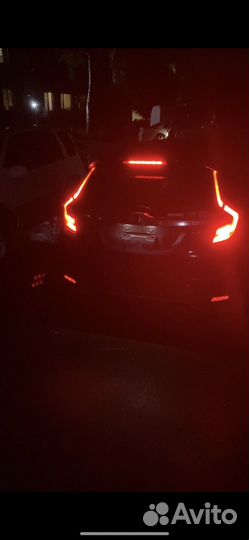 Парень на 8 марта