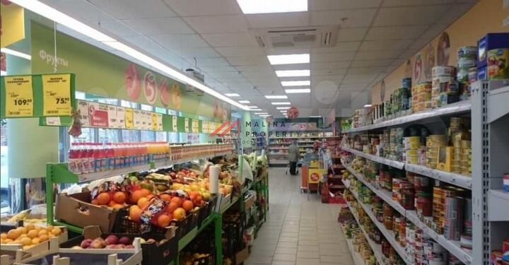 Продам торговое помещение, 585 м²