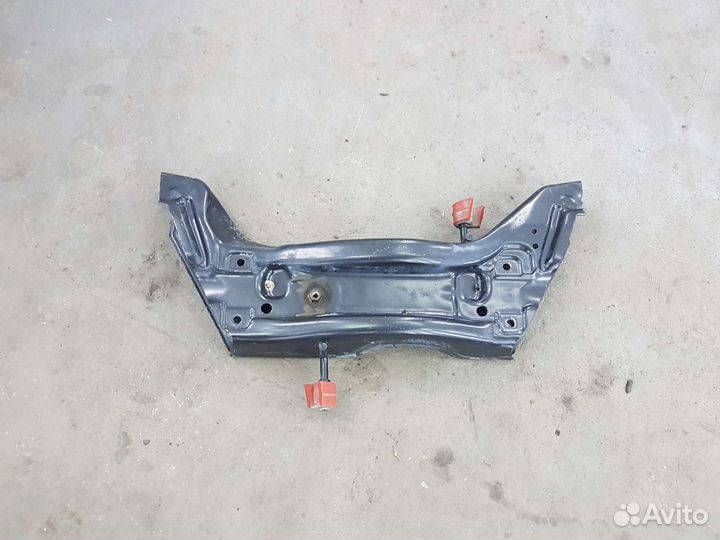 Подрамник передний Skoda Fabia 2 1.2