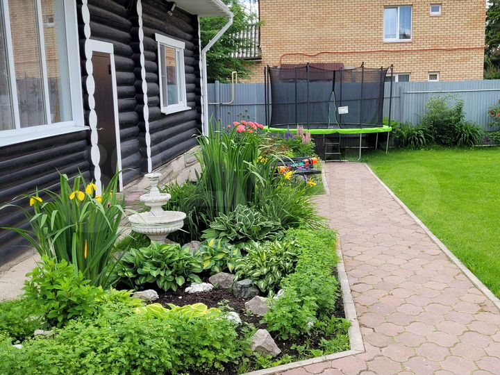 Дом 200 м² на участке 8 сот.