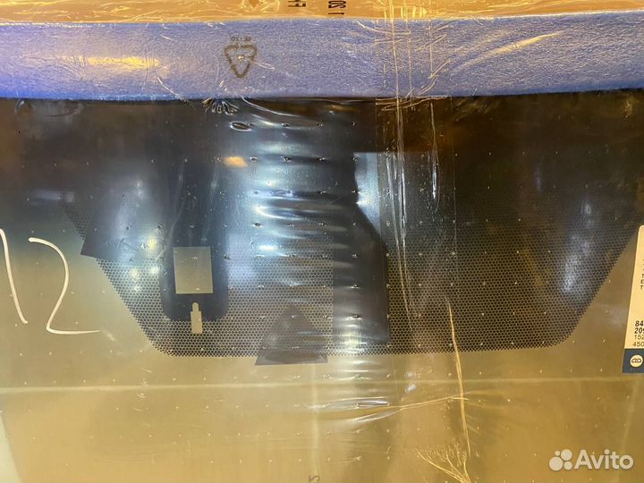 Лобовое стекло Toyota Camry 18