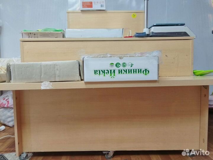 Стол этажерка на колёсах, стеллажи