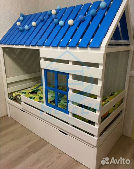 Кровать домик