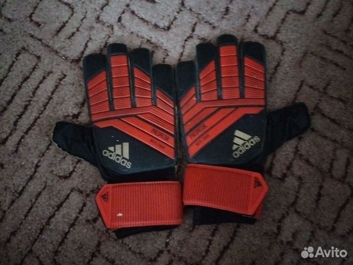 Вратарские перчатки adidas