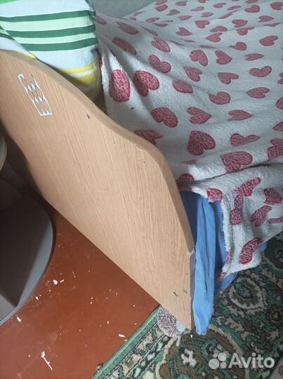Кровать