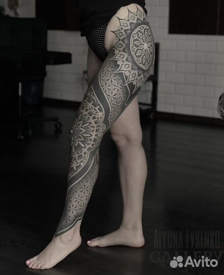 Орнаментальная татуировка в СПб