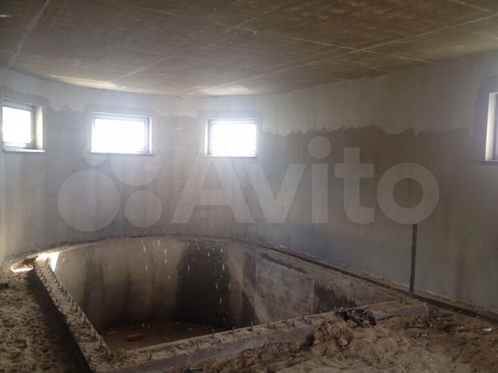 Дом 1000 м² на участке 7 сот.