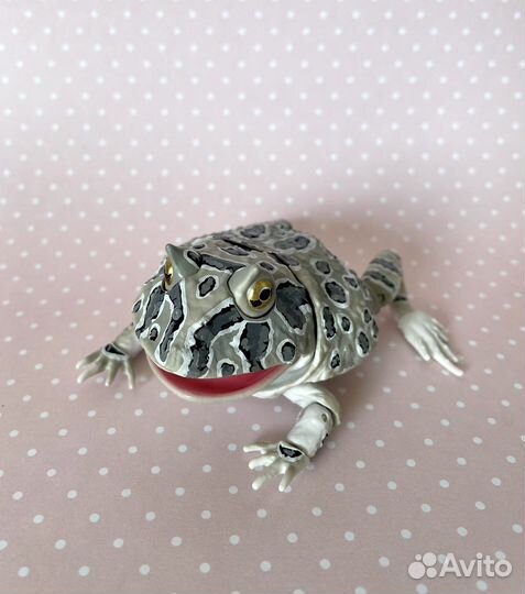Лягушка рогатка фигурка Bandai