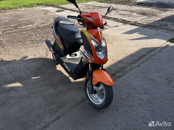 Продам скутер (мопед)